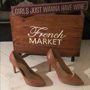 JESSICA SIMPSON COGNAC PUMPS 💋